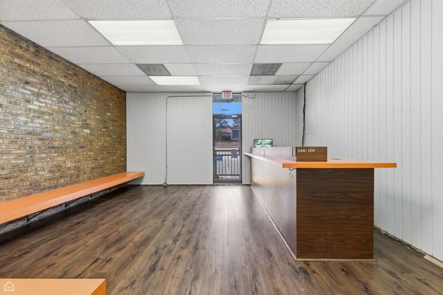 8507 S Roberts Road, Justice, IL 60458