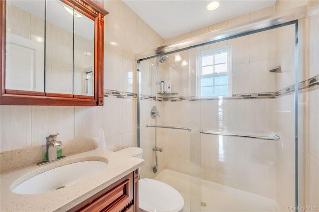 154 8th Street, Bethpage, NY 11714