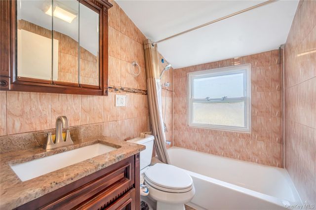 154 8th Street, Bethpage, NY 11714