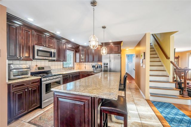 154 8th Street, Bethpage, NY 11714