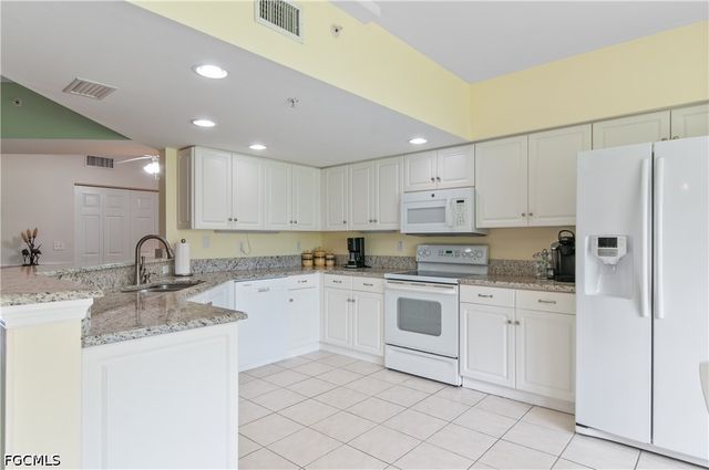 4040 Durango CT 207, Estero, FL 33928