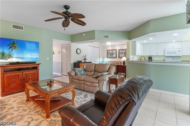 4040 Durango CT 207, Estero, FL 33928