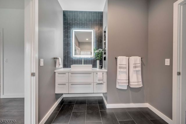 46 Benham Way, Sparta Twp., NJ 07871