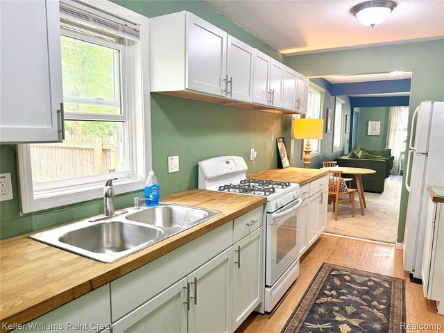 21628 Colgate Street, Farmington, MI 48336