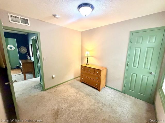 21628 Colgate Street, Farmington, MI 48336