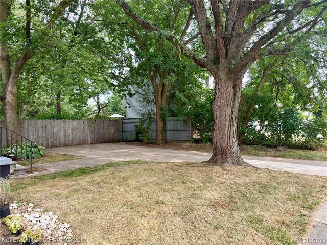 21628 Colgate Street, Farmington, MI 48336