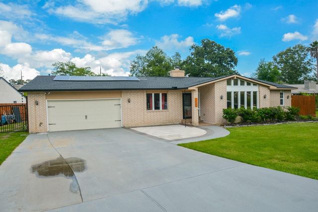 1402 Chestnut Ridge Rd, Kingwood, TX 77339