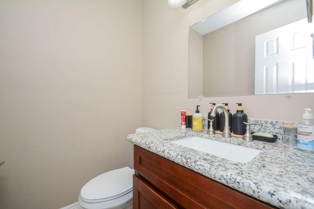 1402 Chestnut Ridge Rd, Kingwood, TX 77339