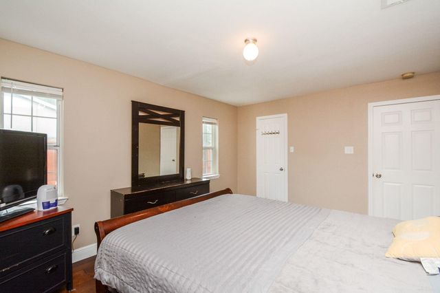 1402 Chestnut Ridge Rd, Kingwood, TX 77339