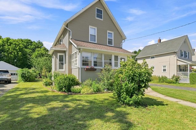 27 Elm St, Ludlow, MA 01056