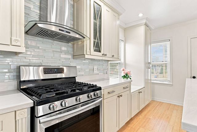 27 Elm St, Ludlow, MA 01056
