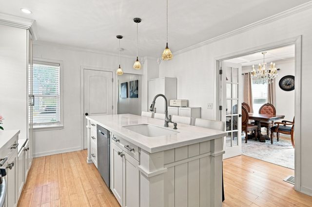 27 Elm St, Ludlow, MA 01056