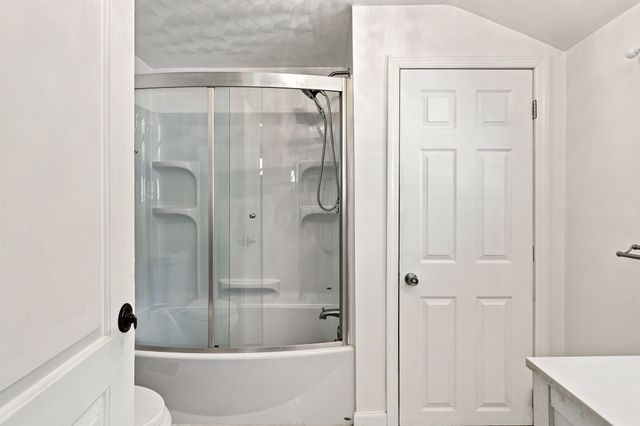 27 Elm St, Ludlow, MA 01056