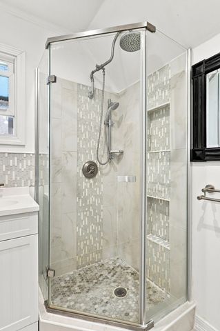 27 Elm St, Ludlow, MA 01056