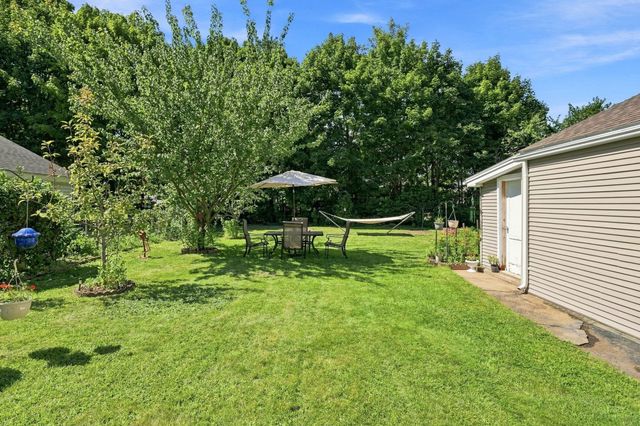 27 Elm St, Ludlow, MA 01056