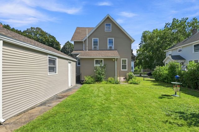 27 Elm St, Ludlow, MA 01056