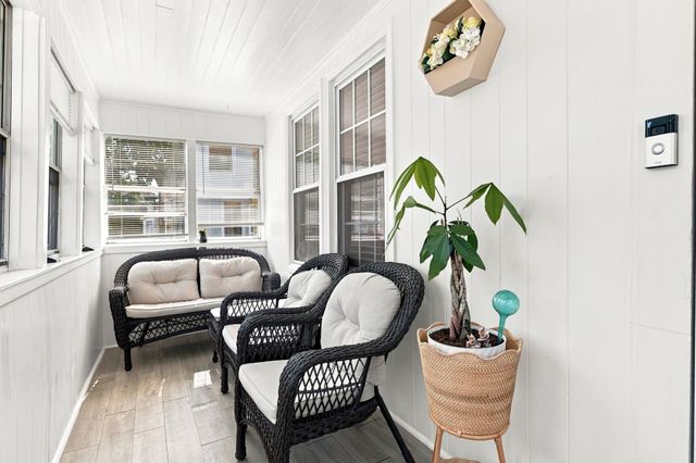 27 Elm St, Ludlow, MA 01056