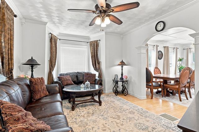 27 Elm St, Ludlow, MA 01056