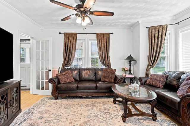 27 Elm St, Ludlow, MA 01056