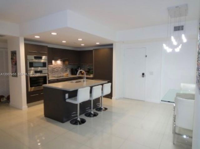 7825 NW 107th Ave 221, Doral, FL 33178