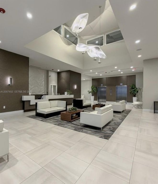 7825 NW 107th Ave 221, Doral, FL 33178