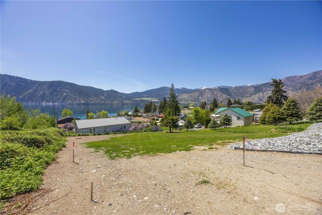 241 Lakeshore Drive, Manson, WA 98831