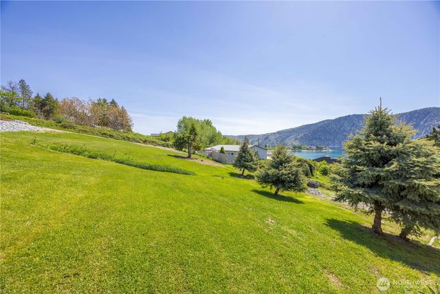 241 Lakeshore Drive, Manson, WA 98831