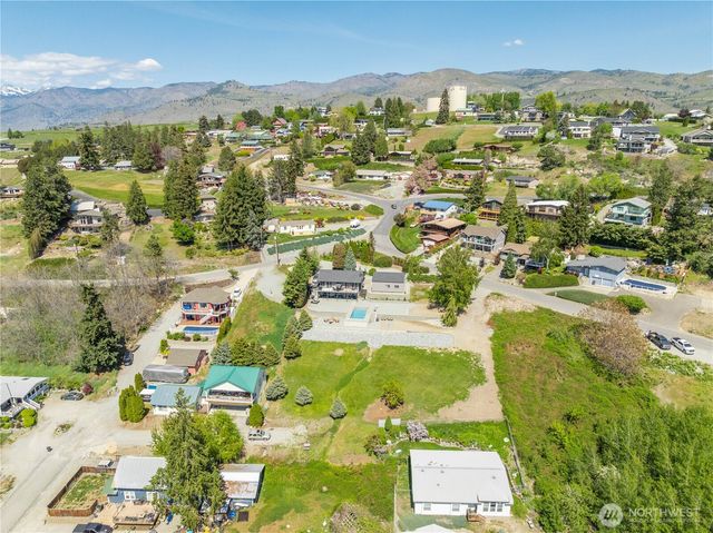 241 Lakeshore Drive, Manson, WA 98831