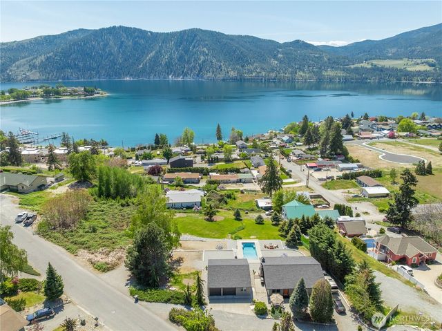 241 Lakeshore Drive, Manson, WA 98831