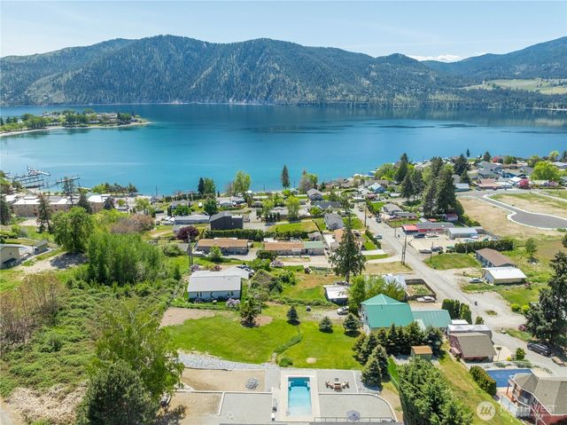 241 Lakeshore Drive, Manson, WA 98831
