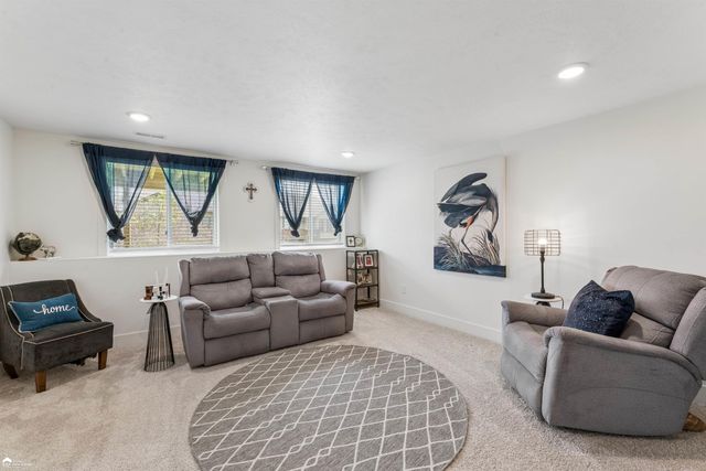 820 Strauss Court, Greenville, MI 48838