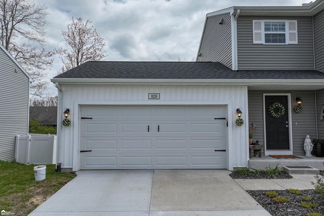 820 Strauss Court, Greenville, MI 48838