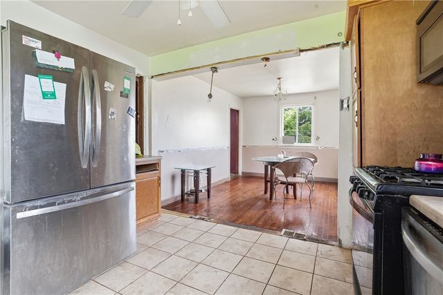 1803 Iowa Ave, West Mifflin, PA 15122