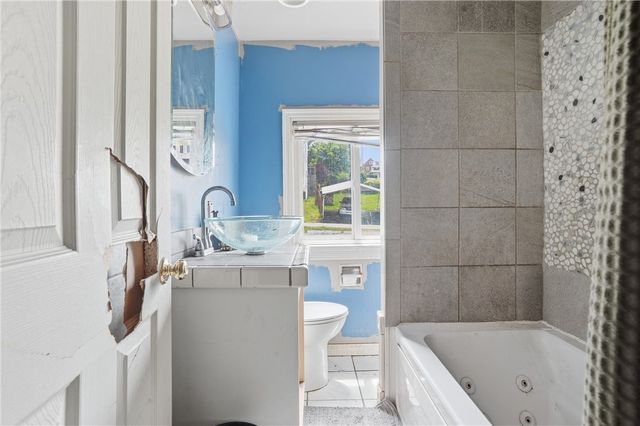 1803 Iowa Ave, West Mifflin, PA 15122