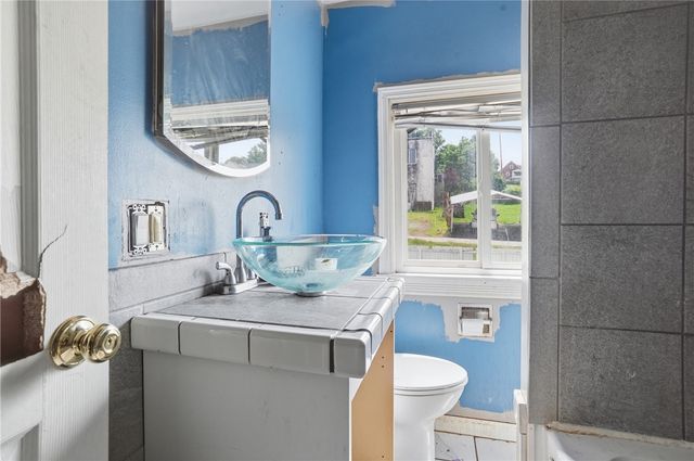1803 Iowa Ave, West Mifflin, PA 15122