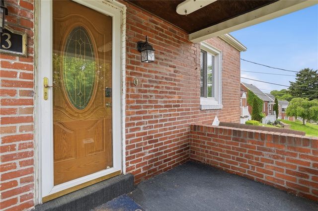 1803 Iowa Ave, West Mifflin, PA 15122