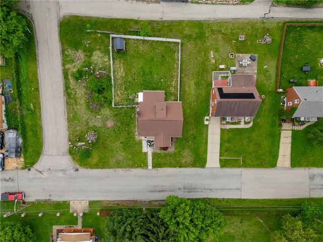 1803 Iowa Ave, West Mifflin, PA 15122