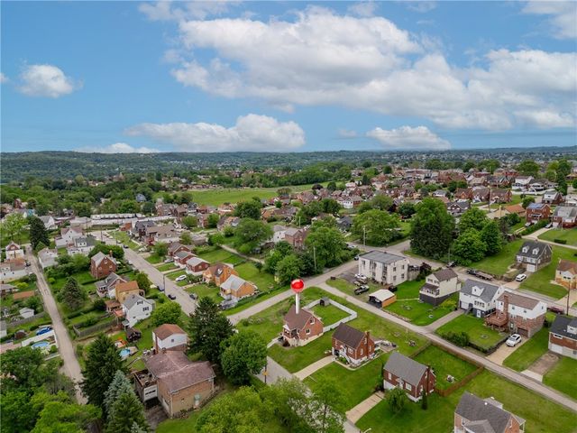1803 Iowa Ave, West Mifflin, PA 15122