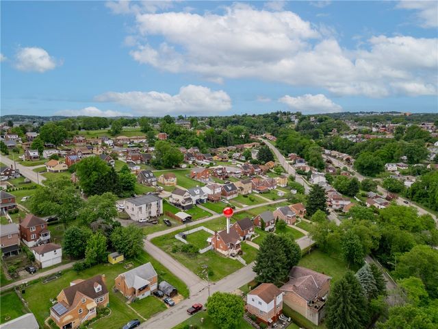 1803 Iowa Ave, West Mifflin, PA 15122