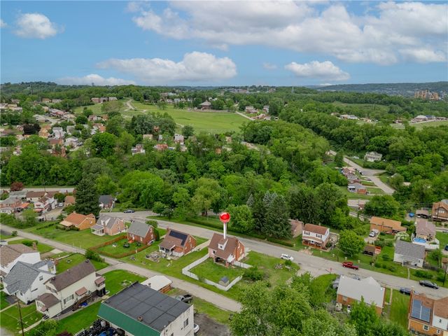 1803 Iowa Ave, West Mifflin, PA 15122