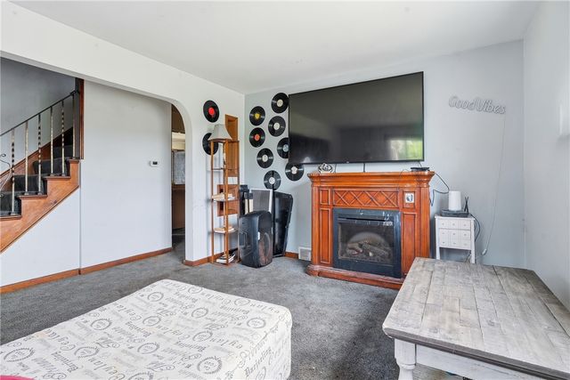 1803 Iowa Ave, West Mifflin, PA 15122