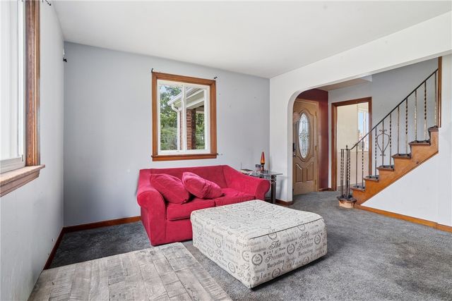 1803 Iowa Ave, West Mifflin, PA 15122