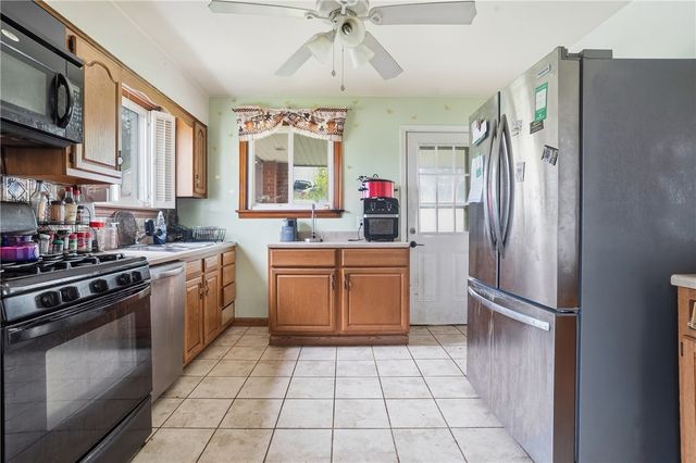1803 Iowa Ave, West Mifflin, PA 15122