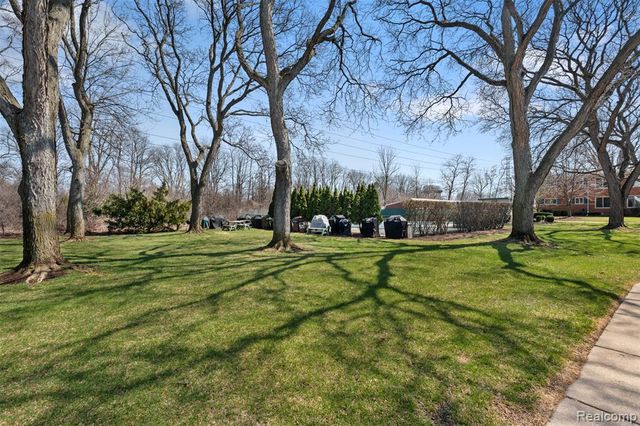 946 N Adams Road 2, Birmingham, MI 48009