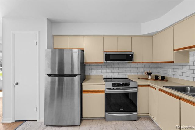 946 N Adams Road 2, Birmingham, MI 48009