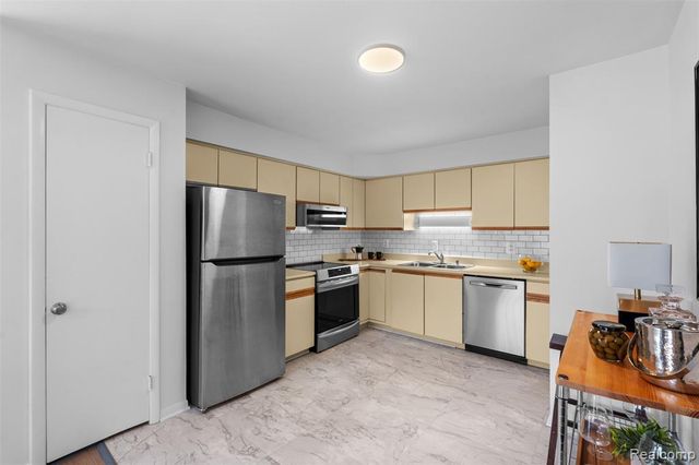 946 N Adams Road 2, Birmingham, MI 48009