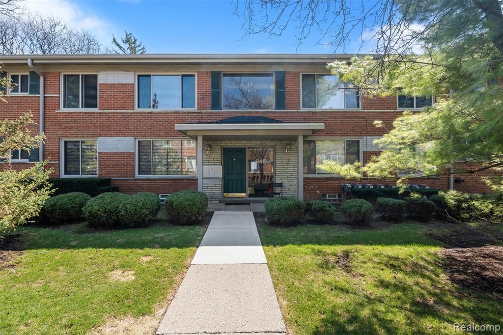 946 N Adams Road 2, Birmingham, MI 48009
