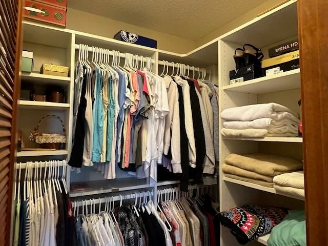 9205 Olmston Drive, Fort Wayne, IN 46825