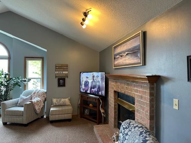 9205 Olmston Drive, Fort Wayne, IN 46825