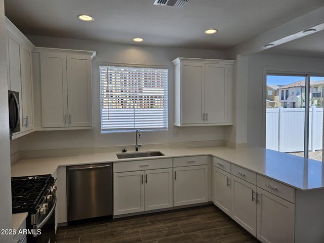 8310 E PRAIRIE Avenue, Mesa, AZ 85212
